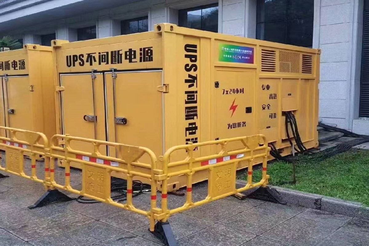 尖草坪发电机租赁施工现场